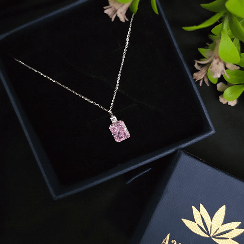 Chain Pendant Pink